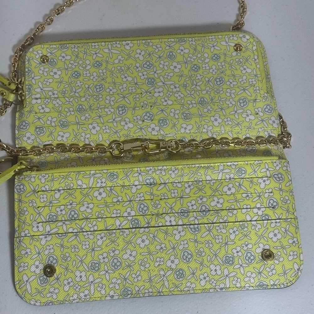 AUTHENTIC Louis Vuitton Brown Monogram Clutch